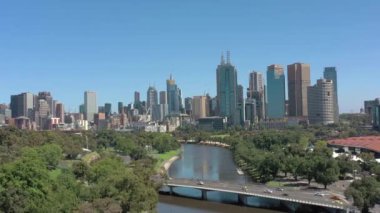 Melbourne City Australia ve Yarra River Aerial Reveal