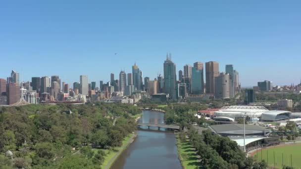 Melbourne City Austrália Yarra River Aerial Reveal — Vídeo de Stock