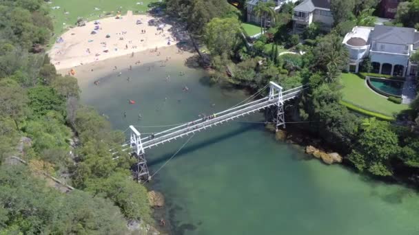 Parsley Bay Beach Och Bridge Avskild Strand Affluent Sydney Förorter — Stockvideo