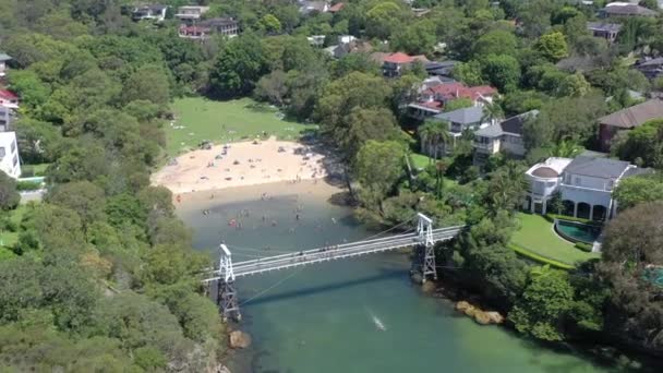 Maydanoz Körfezi Sahili Köprüsü Varlıklı Sydney Banliyöleri Nde Tenha Bir — Stok video