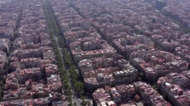 İspanya 'da Barselona Şehir Blokları Yaz boyunca