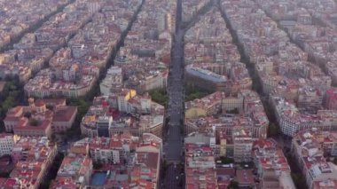 İspanya 'da Barselona Şehir Blokları Yaz boyunca