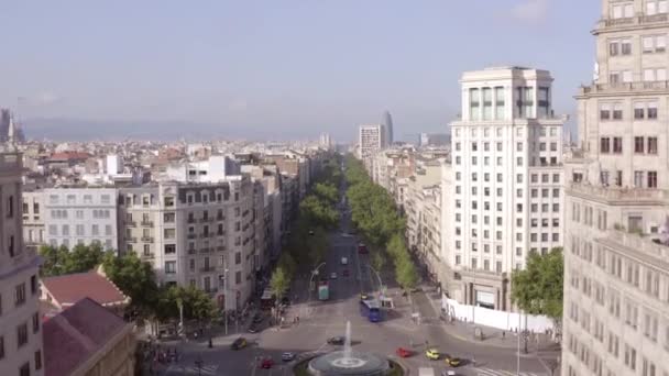 Die Grand Barcelona Eine Baumbestandene Straße Der Geschäftigen Gotischen Stadt — Stockvideo