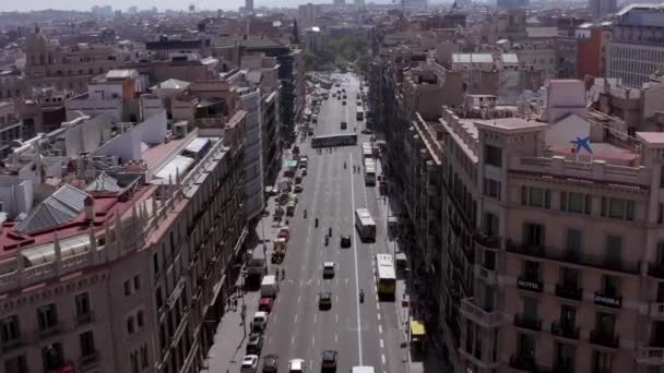 Bruisende Straten Van Stad Vliegen Zomer Door Barcelona Spanje — Stockvideo