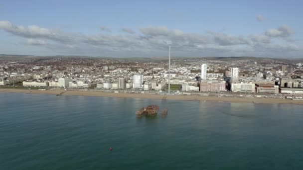 Brighton Beach Reino Unido Com Restos Cais Oeste Verão — Vídeo de Stock