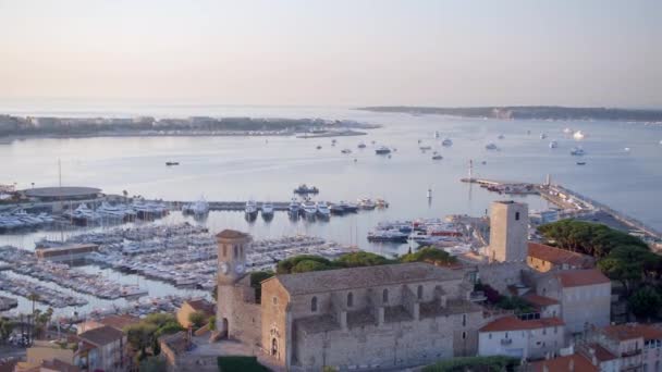 Cannes Limanı Marina Bakan Şato Nun Gündoğumu Manzarası — Stok video