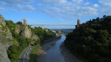 Clifton Asma Köprüsü ve Bristol Şehri Yüksek Seviye Hava Görüntüsü