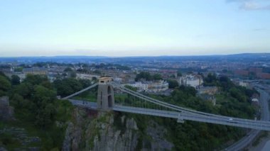 Clifton Asma Köprüsü ve Bristol Şehri Yüksek Seviye Hava Görüntüsü