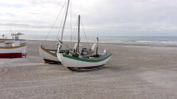 Vieux Bateaux Pêche Terre Sur Thorup Strand Beach Danemark — Video