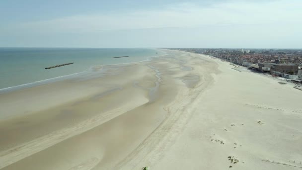 フランスのダンケルクビーチの空中ビュー — ストック動画