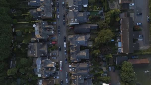 Blick Aus Der Vogelperspektive Auf Englische Straßen Häuser Und Gärten — Stockvideo