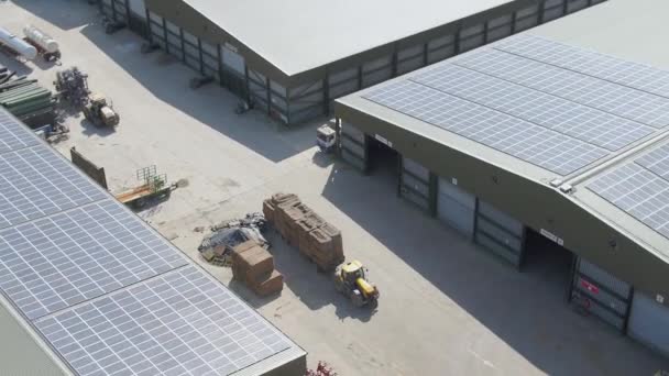 Luchtfoto Van Een Boerderij Yard Met Plant Machinery — Stockvideo