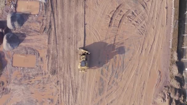 Bulldozer Utilisant Technologie Gps Pour Déplacer Terre Pendant Les Travaux — Video