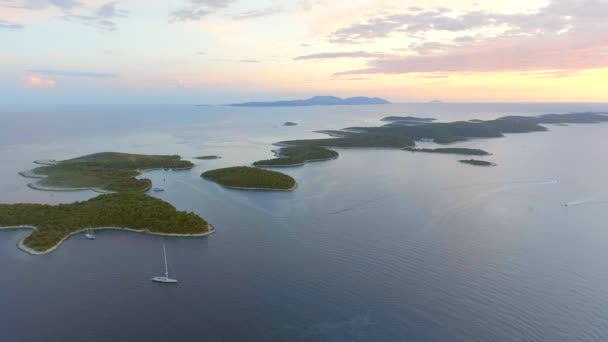 Islas Pequeñas Que Rodean Hvar Croacia Vista Aérea Alta — Vídeos de Stock