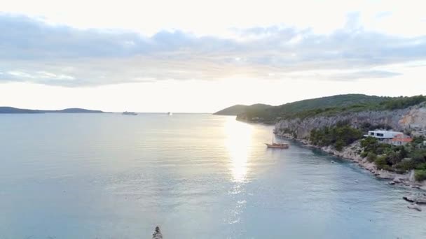 Hvar Croatiaの海岸線と家 — ストック動画