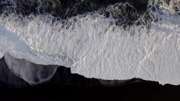 Bird Eye View Van Het Zwarte Zandstrand Ijsland — Stockvideo