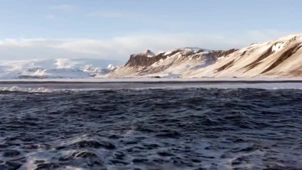 Μαύρη Άμμος Παραλία Και Απίστευτο Τοπίο Της Ισλανδίας Δει Από — Αρχείο Βίντεο