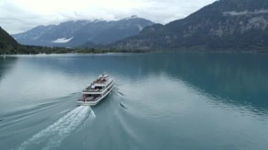 Blue Waters 'da Interlaken Tur Teknesi