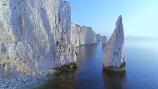 Flying Eroded Chalk Cliffs Old Harry Rocks England — Stock video