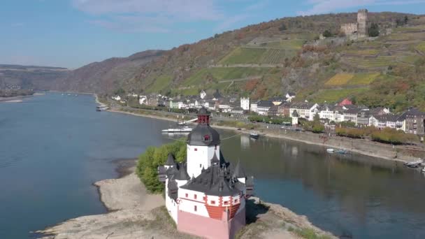 Ασυνήθιστο Εγκαταλελειμμένο Κάστρο Στην Κοιλάδα Του Ρήνου Στη Γερμανία — Αρχείο Βίντεο