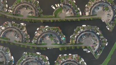 Lemmer Marina 'nın Garip Çarkları ve Geometrik Şekilleri Kuş Gözü Görünümü