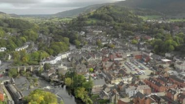Llangollen üzerinden Kuzey Doğu Galler 'de bir kasaba