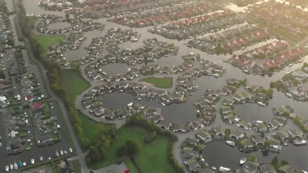 荷兰莱默城和码头的空中概览 — 图库视频影像