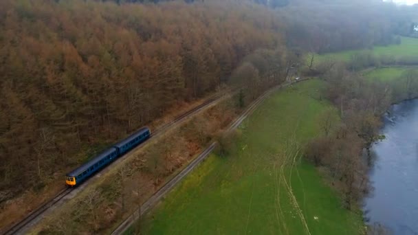 Commuter Train Início Manhã Névoa — Vídeo de Stock