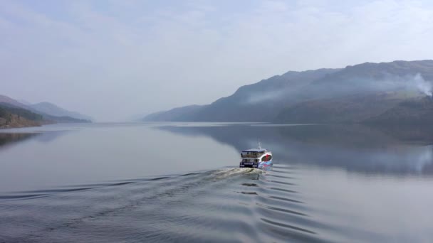 Nessie Tour Boat Loch Ness Cerca Fort Augustus Escocia — Vídeos de Stock