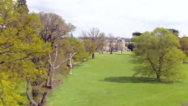 Hermosa Casa Campo Inglaterra Revelan Aérea — Vídeo de stock