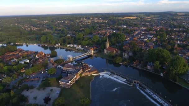 Luftaufnahme Der Schönen Stadt Marlow Großbritannien Bei Sonnenaufgang — Stockvideo