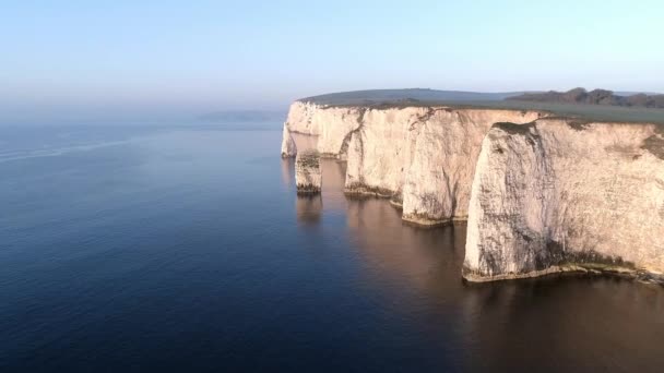 ジュラシック コースト 空気からのイングランドの自然海岸の特徴 — ストック動画
