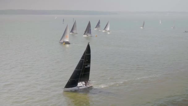 Yachts Compétition Dans Une Course Voile Rapide — Video