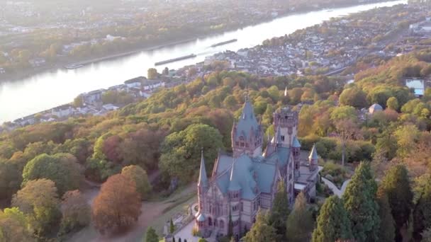 Παλιό Κάστρο Θέα Τον Ποταμό Ρήνο Στη Γερμανία Φθινόπωρο — Αρχείο Βίντεο