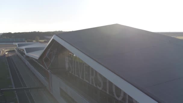 Vleugel Van Silverstone Race Track Internationale Pit Recht Ochtend — Stockvideo
