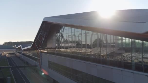 Vingen Silverstone Race Track Och Internationella Pit Rakt Morgonen — Stockvideo