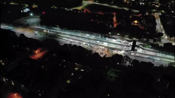 Nattetid Lapse Tågstation Och Stadsöversikt — Stockvideo