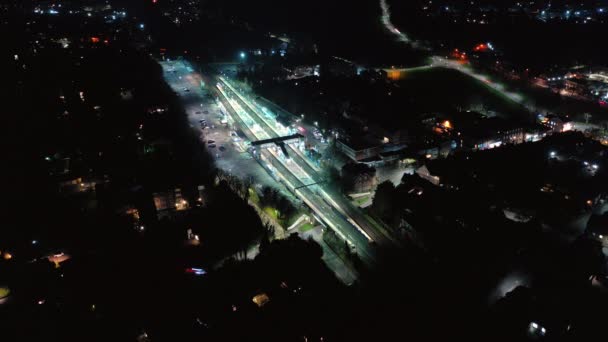 Time Lapse Una Estación Tren Ciudad Por Noche — Vídeos de Stock