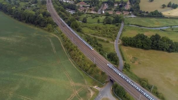 Pasan Dos Trenes Cercanías Por País — Vídeo de stock