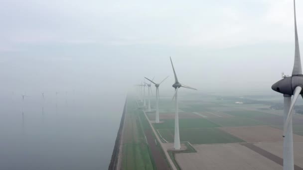 Flygfoto Jätte Vindkraft Gård Som Används För Förnybar Energi — Stockvideo