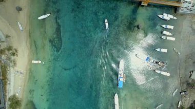 Nusa Lembongan ve Cennigan Adalarını birbirine bağlayan Sarı Köprü Kuş Gözü Görünümü