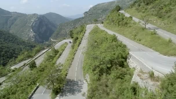 Windungen Drehungen Und Steile Bergstraßenantenne — Stockvideo