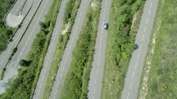 Windungen Drehungen Und Steile Bergstraßenantenne — Stockvideo