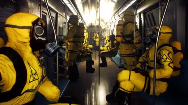 Koruyucu kimyasal giysili insanlar salgın sırasında trene biniyorlar. Küresel bir salgın sırasında kıyamet sonrası dünya kavramı.
