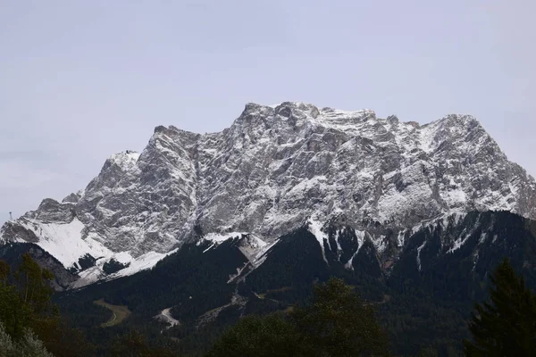  Alp dağ manzaralarına. 