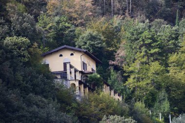 1 *** Riva del Garda. İtalya. Alpler. Avrupa. Sonbahar. 