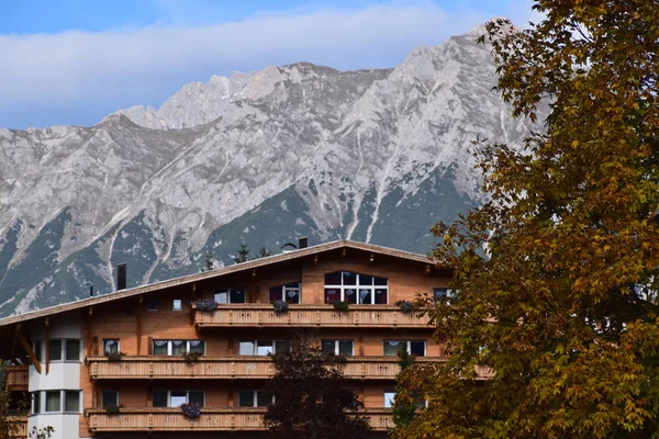 1 * kentsel peyzaj. Seefeld. Seefeld. Güzel dağlık Avusturya. Tyrol. Europe. 