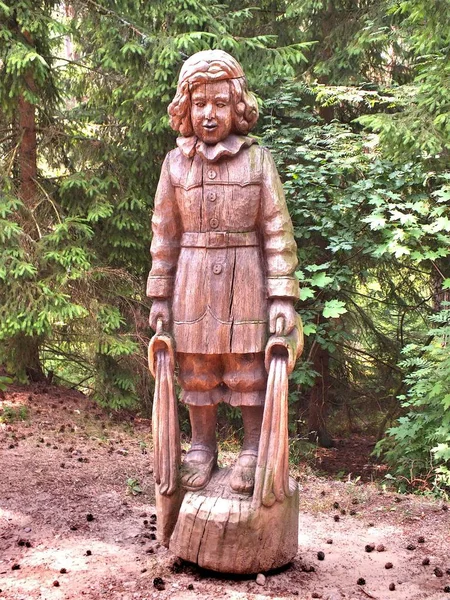 1 *** Neringa, Juodkrante, Litvanya, Curonian spit, Klaipeda bölge. Curonian lagoon ve Baltık Denizi kıyısında çare. Yaz 2013.