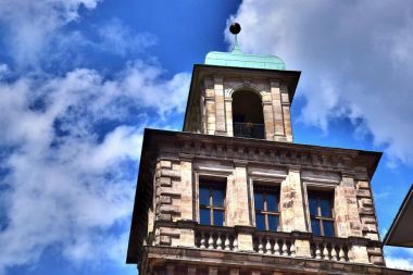 1 *** Nürnberg. Bavyera devlet. Almanya'da bir şehir. Her iki Pegnitz Nehri'nin kıyısında yer alır. İkinci Şehir Bavyera nüfus açısından. Eski mimari doğal görünümünü. 2017 yaz. 
