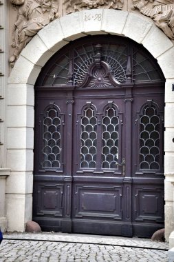 1 *** Baden Baden Güney Almanya'da küçük ama güzel bir şehir olduğunu. Oos Nehri'nin kıyısında yer alır. Kara Orman batı yamaçlarında. Ünlü tatil yer. Şehrin manzarası. 2017 yaz.